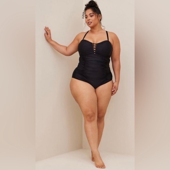 Torrid Women's Slim Wireless LatticeFront One Piece Swimsuit Sz 22W
